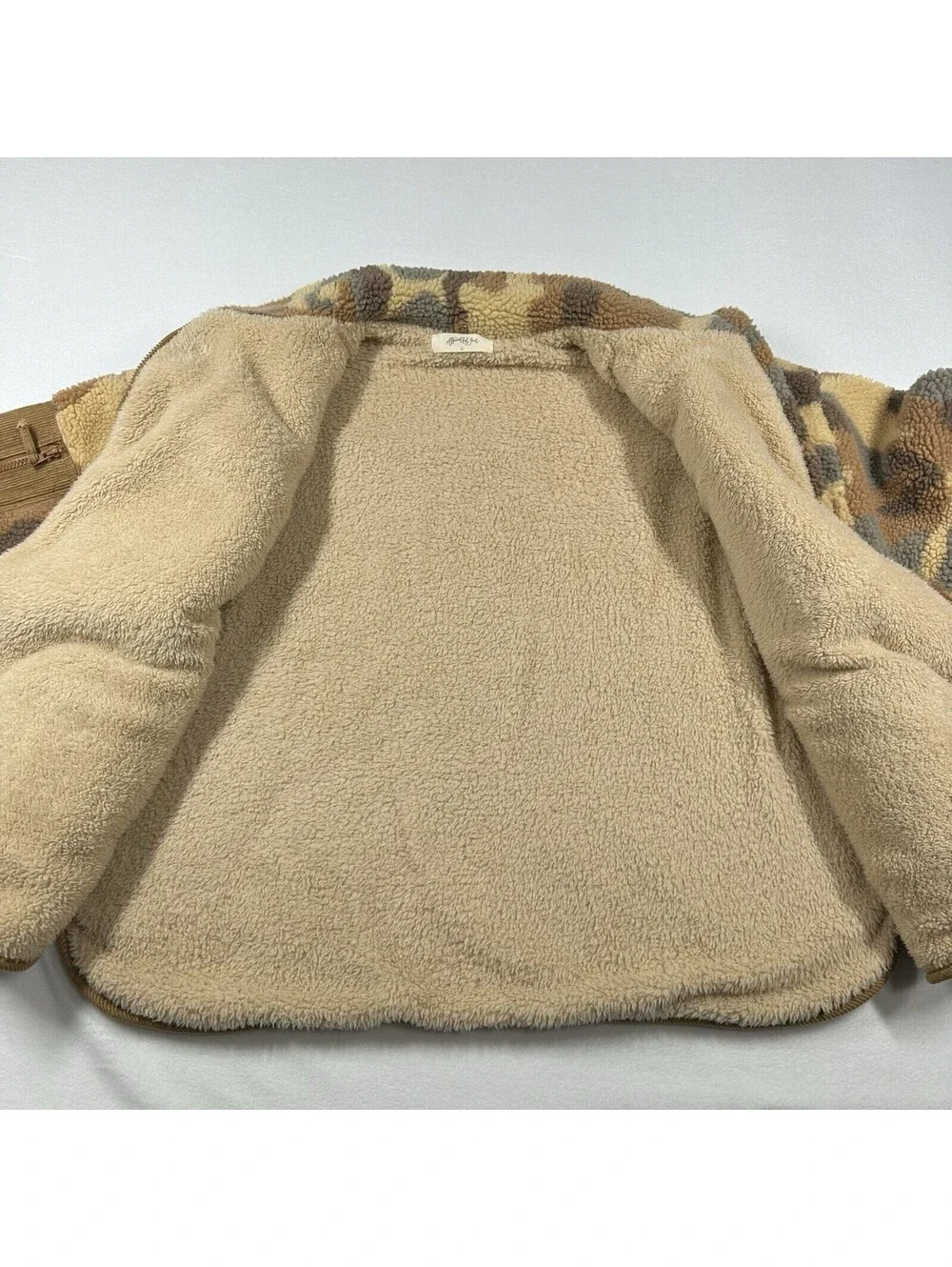 A Beautiful Soul Women’s Tan Brown Camo Sherpa Plus Size C 3x